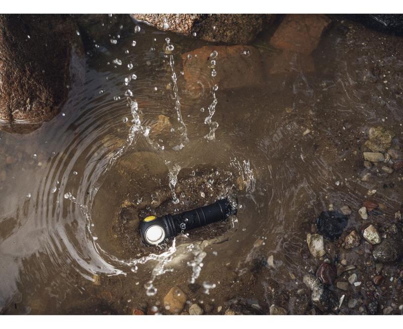 Armytek Wizard C2 Pro Nichia Magnet USB Stirnlampe und Taschenlampe akkubetrieben warmes licht