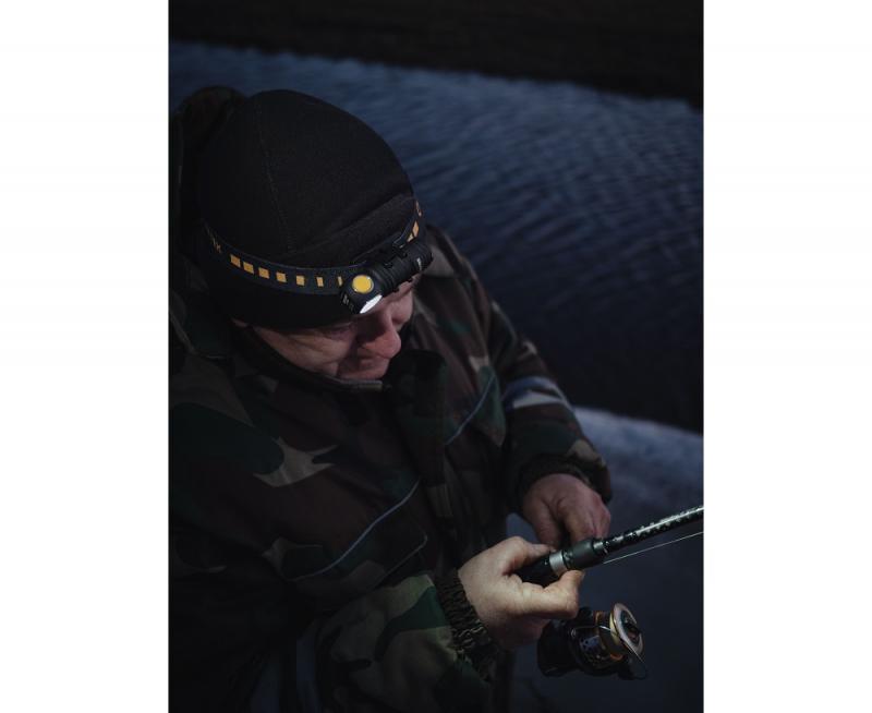 Armytek Wizard C1 Pro Magnet USB Taschenlampe und Stirnlampe 4 in1 mit Magnethalterung akkubetrieben (weißes Licht)