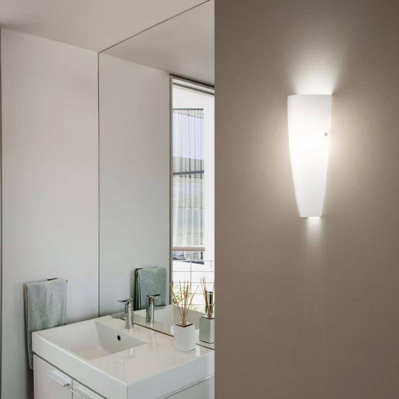 Dedalo Glas Wandleuchte in Weiss für feuchtere Umgebungen geeignet IP44 von Fabas Luce