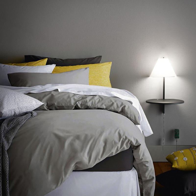 Goodnight Wandleuchte & Tischleuchte mit integriertem Tastdimmer & USB von Fabas Luce