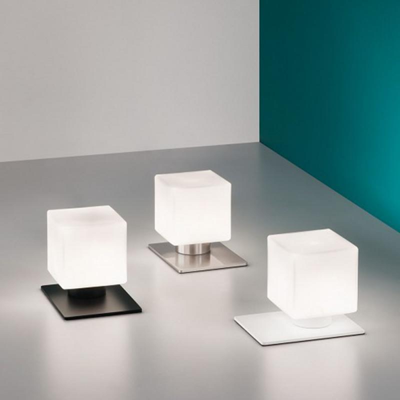 Zara Tischleuchte aus geblasenem Glas mit Touchdimmer in Weiss Fabas Luce