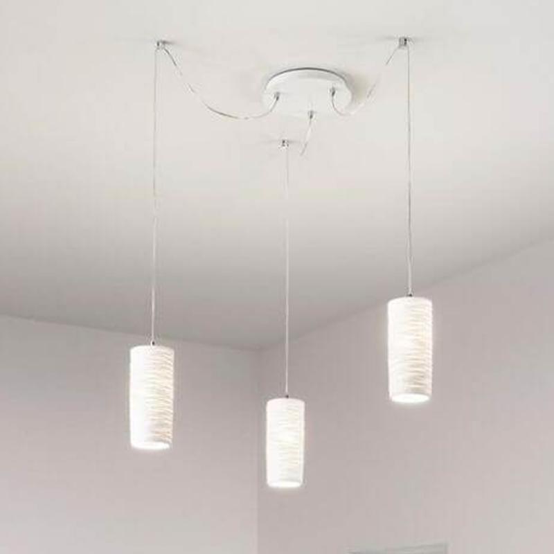 Mediterrane 3-flammige Marbella Keramik-Pendelleuchte mit Effekt-Lichtverteilung in Weiss von Fabas Luce