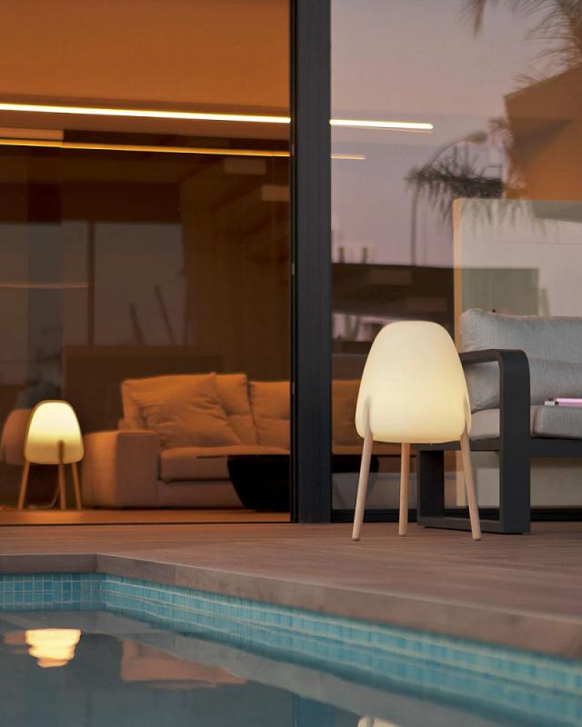 New Garden Rocket 70 Stehleuchte In&Out mit Holzfüßen dimmbare LED mit Fernbedienung 230V, Höhe Schirm 40 cm, IP65