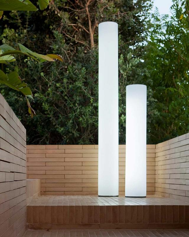 New Garden Säulenförmige Akku LED Outdoor-Standleuchte FITY 160 RGB dimmbar mit  Fernbedienung - Höhe: 160 cm - kaltweisses & RGB-Licht