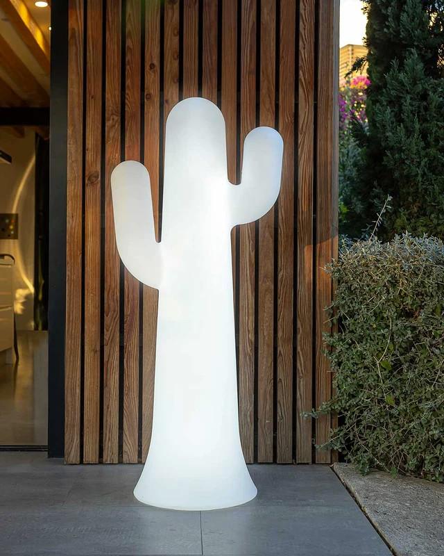 New Garden Stehlampe PANCHO LED-Kaktus 139cm hoch weiß mit Akku, Fernbedienung, RGBW und kaltweißes Licht IP65