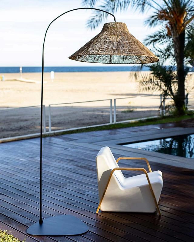 New Garden Kabellose Bogen Stehlampe NIZA - handgeflochtene Naturfaser - Akku für Innen & Außen mit Fernbedienung