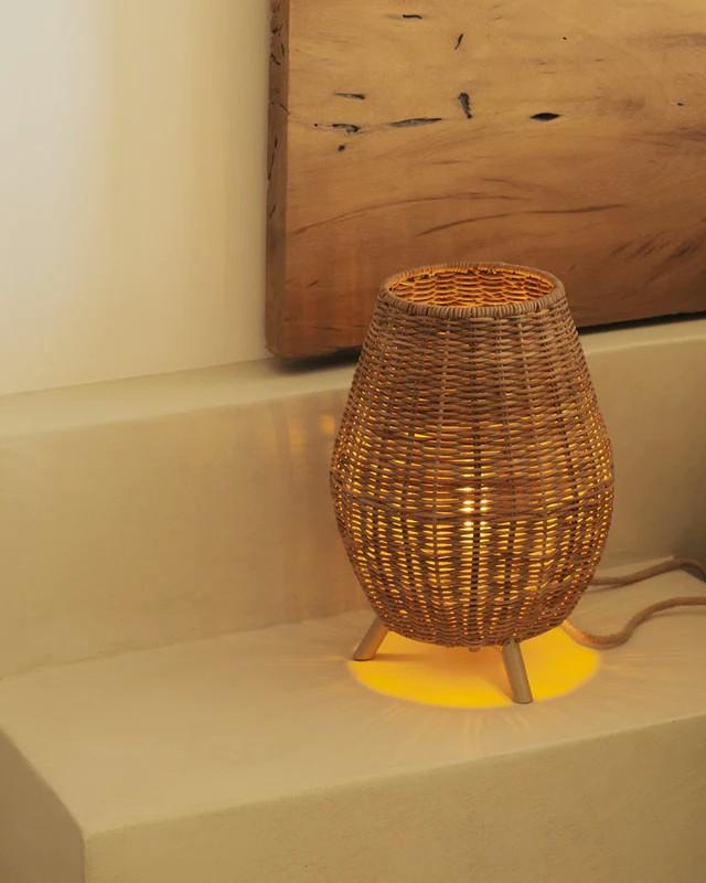 New Garden SAONA 30 Rattan Tischleuchte für Innen mit Schalter/ Kabel und E27 Fassung IP20