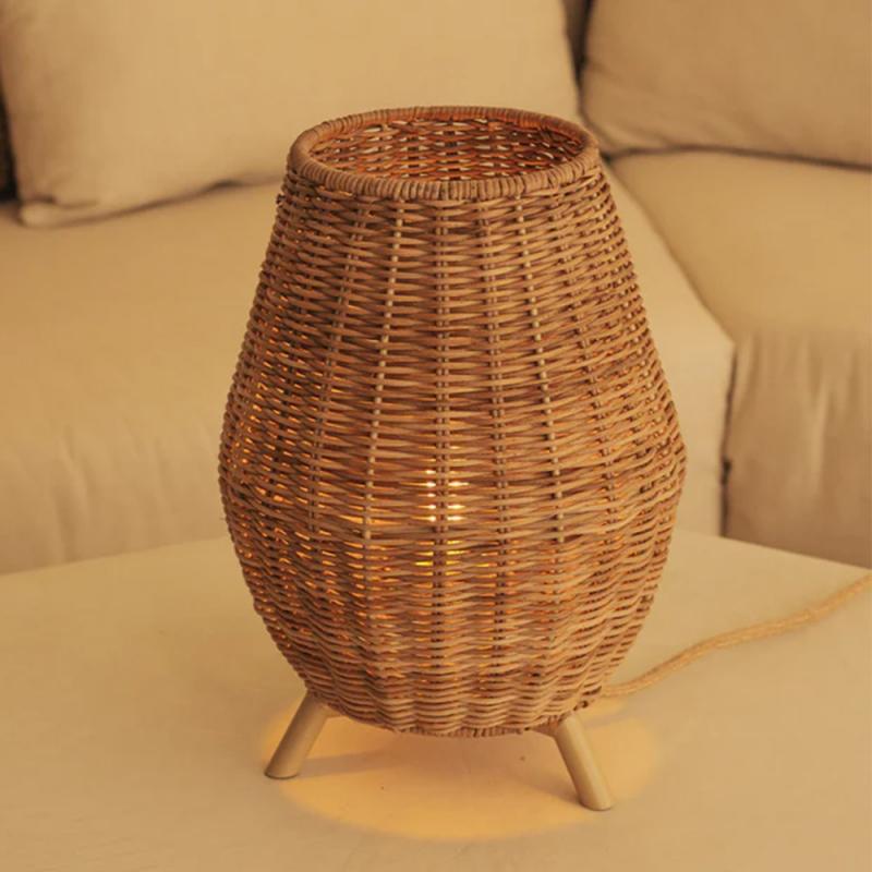 New Garden SAONA 30 Rattan Tischleuchte für Innen mit Schalter/ Kabel und E27 Fassung IP20