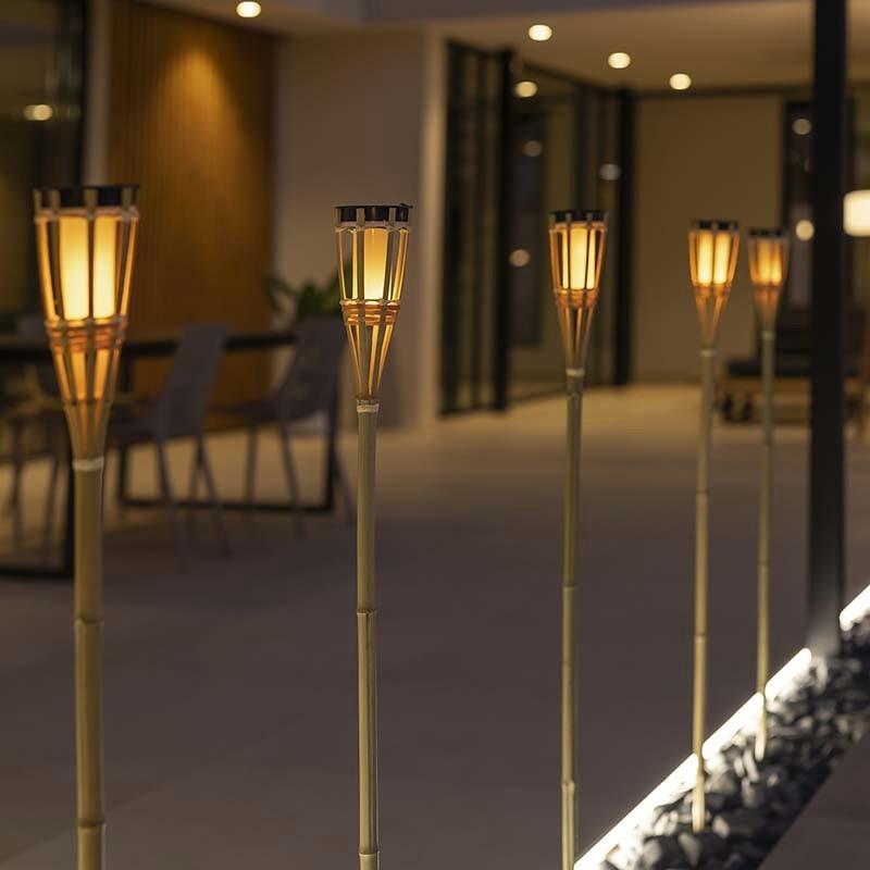 New Garden Solar Erdspieß Gartenleuchte HIAMA in Fackelform aus Bambus IP44