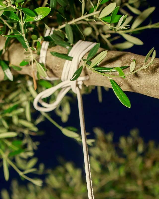 New Garden CONTA Mini LED Akku-Hängeleuchte USB-Aufladung, Fernbedienung, IP54 - aus recyceltem PVC mit warmweißem Licht  Ø 14,5 - Farbe Taupe Grau