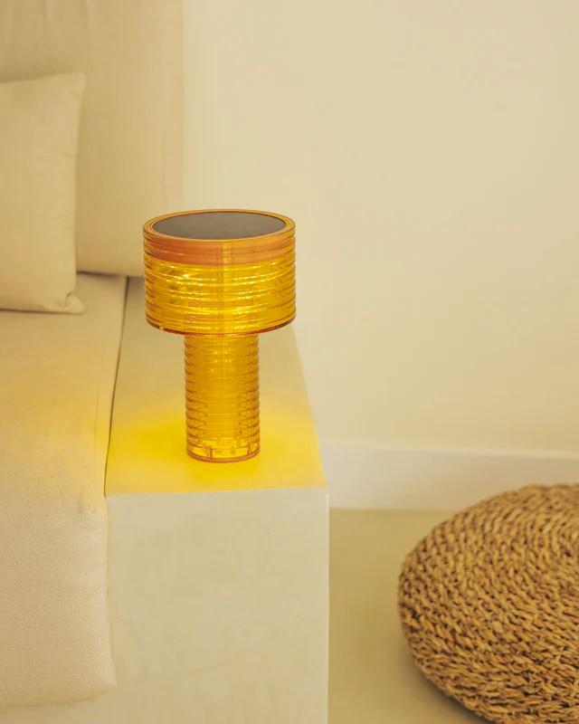 New Garden TISCHLAMPE AMBAR SOLAR in transparenter Bernsteinfarbe mit Akku dimmbar In&Out IP44 Höhe: 25 cm