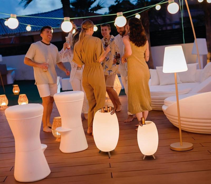 New Garden Apolo 70 Dekorative Tischlampe und Flaschenhalter mit Lautsprecher und RGB-LED-Licht -  Outdoor - Ideal für Pool Partys oder Garten Chillout