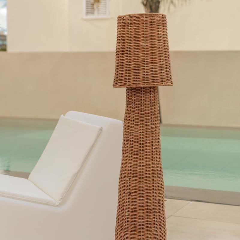 New Garden Dekorative Rattan Stehleuchte Lola 110 Nature 110cm hoch aus Naturfasern Rattan, warmweißes Licht mit Akku, IP54 In & Out