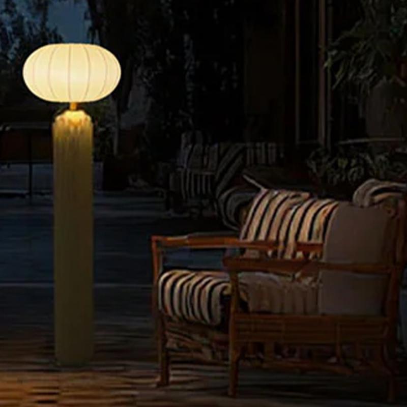 New Garden Solar Stehlampe RACHEL 145 Oliven Grün mit Akku, Fernbedienung, Dämmerungssensor, warmweißes Licht IP65 143cm hoch