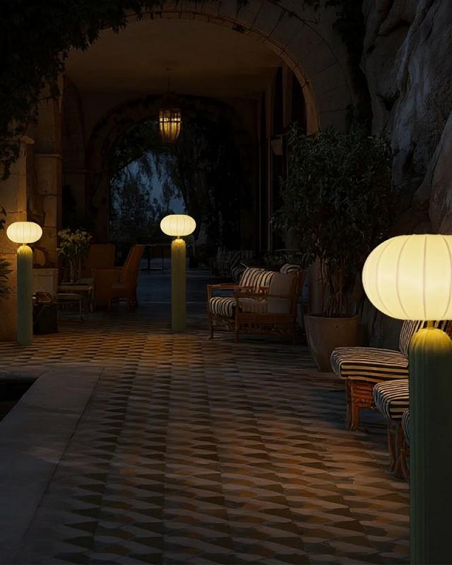 New Garden Solar Stehlampe RACHEL 145 Oliven Grün mit Akku, Fernbedienung, Dämmerungssensor, warmweißes Licht IP65 143cm hoch