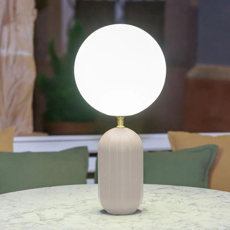 New Garden Monica 50 Akku Tischleuchte in Dünenbeige In&Out IP54 mit Fernbedienung und Tunable White Lichtfarbe