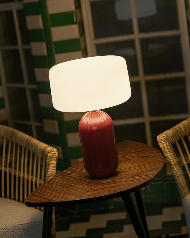 New Garden SOLAR-TISCHLAMPE PHOEBE 40 in Bordeauxrot In&Out IP65 mit Fernbedienung und warmweiße Lichtfarbe