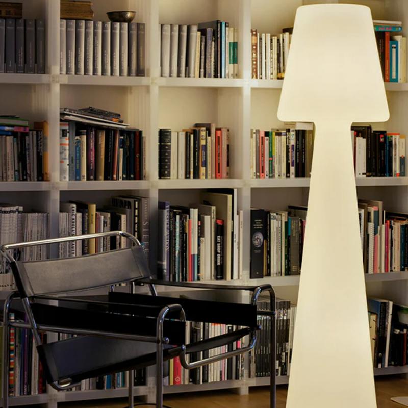 New Garden Lola 165 Stehlampe Designleuchte 230V - warmweißes Licht -  Länge Kabel 4 m - Höhe 165cm, IP65