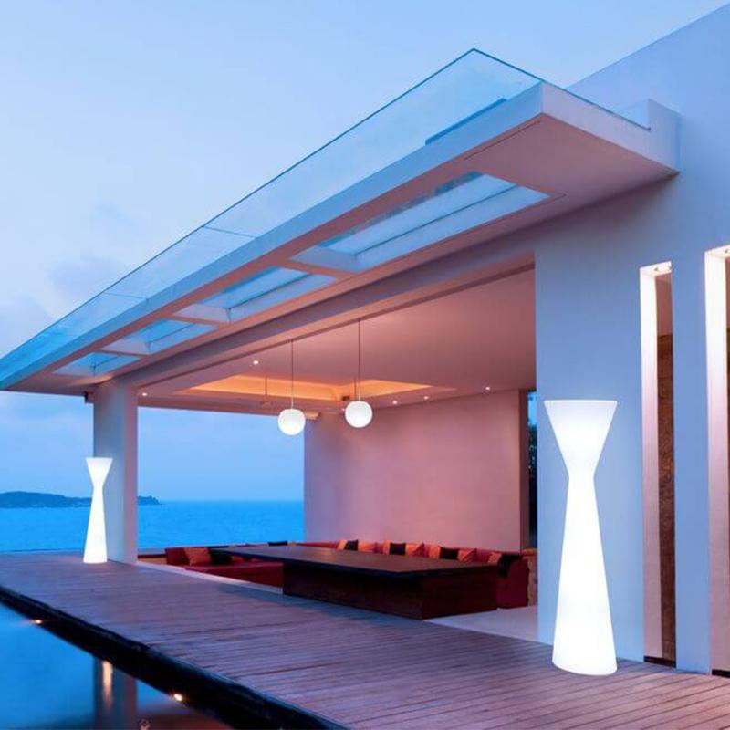 New Garden KONIKA 170 Aussen Stehleuchte Akku USB Fernbedienung