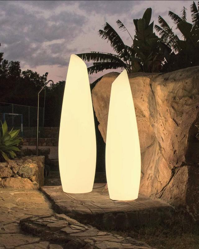 New Garden FREDO 140 Aussen Stehleuchte 230 V warmweißes Licht, 4m Kabel, IP44, 140 cm hoch