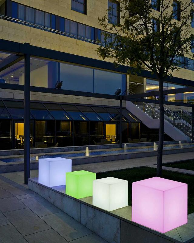 New Garden CUBY 45 Leuchtwürfel & Beistelltisch & Sitz Solar Akku RGBW Fernbedienung - 43x43cm - warmes. kaltes oder farbeiges Licht einstellbar