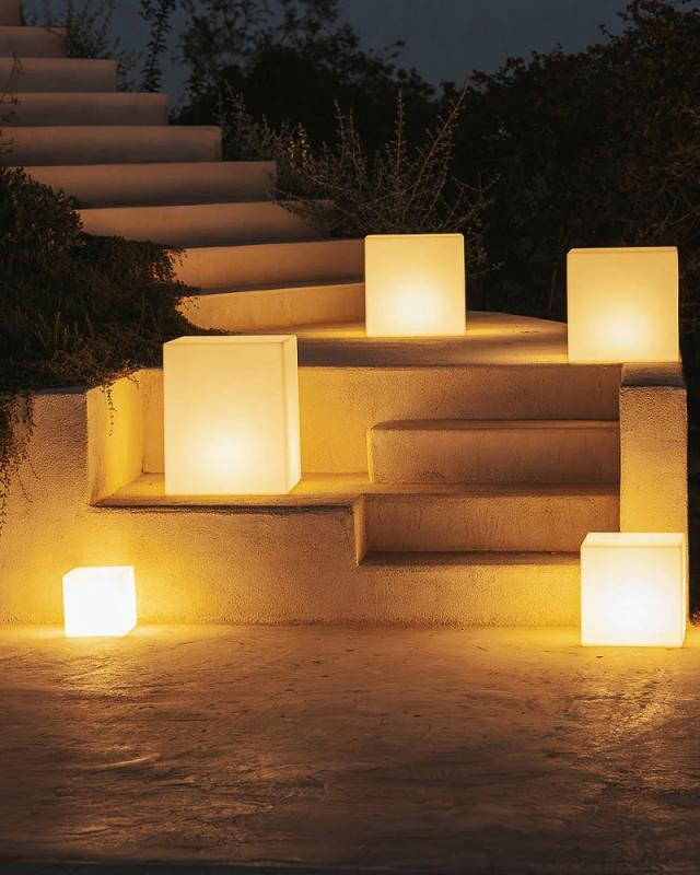 New Garden CUBY 45 Leuchtwürfel & Beistelltisch & Sitz Solar Akku RGBW Fernbedienung - 43x43cm - warmes. kaltes oder farbeiges Licht einstellbar