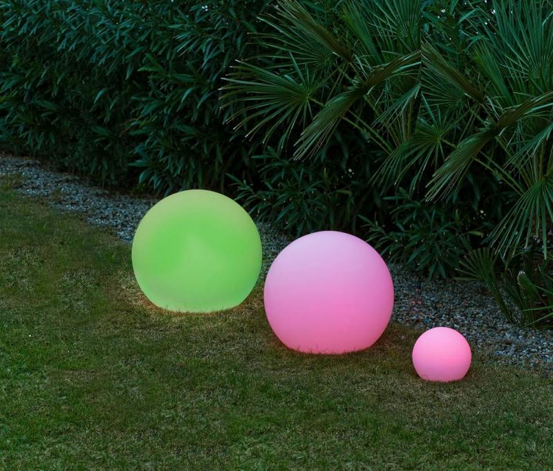 New Garden BULY 50 AUTOMATIC RGBW LED-Garten Kugel Solar aufladbarer Akku & USB IP65