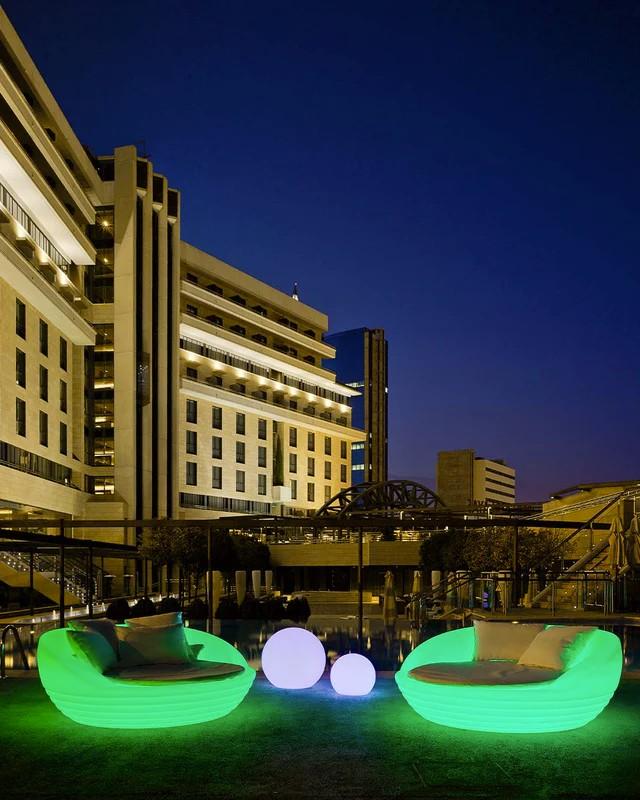 New Garden BULY 50 AUTOMATIC RGBW LED-Garten Kugel Solar aufladbarer Akku & USB IP65