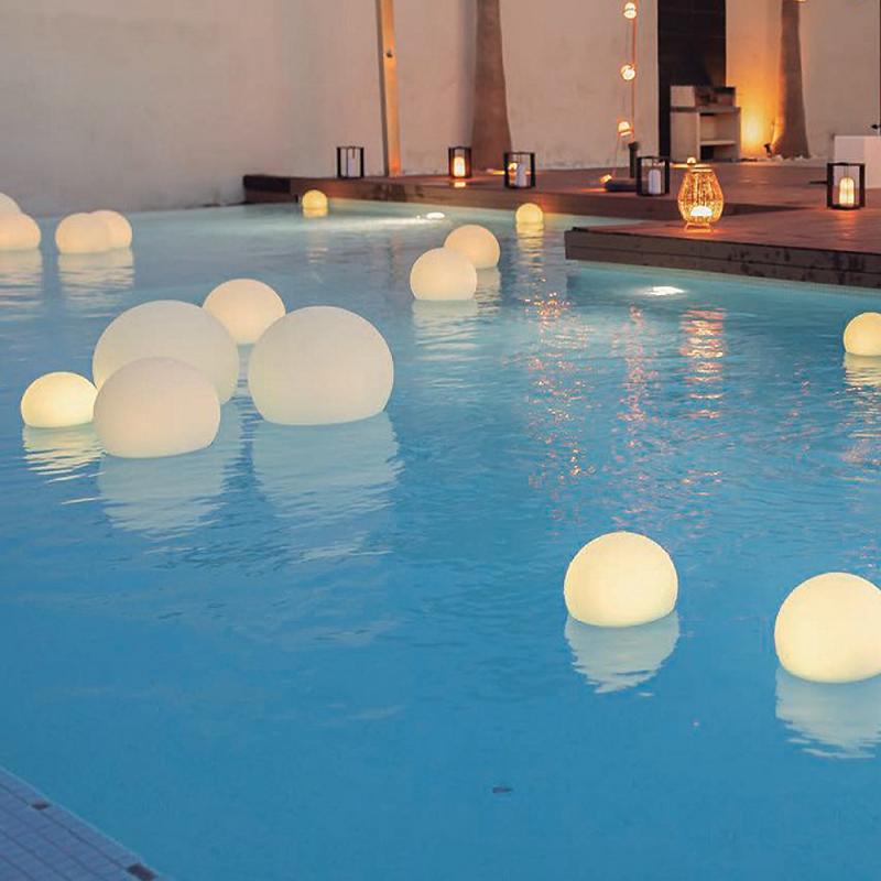 New Garden BULY 40 Farbwechsel LED-Garten Kugel Solar schwimmende Poollampe Akku IP68