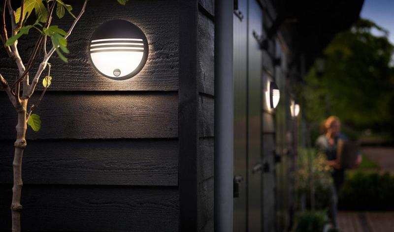 Philips myGarden IR LED Außenwandleuchte Yarrow Schwarz  Bewegungsmelder