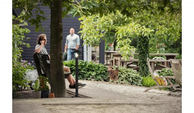 Philips Wegeleuchte Alpenglow schwarz mit E27 Fassung IP44