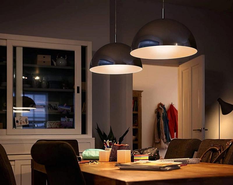Philips E27 A60 LED-Lampe 8,5W 1055lm 2700K Warmweiß Filament Milchglas