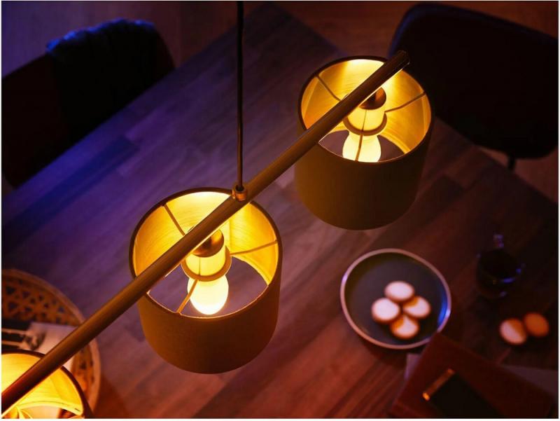 Philips Hue White E14 LED Kerze White Ambiance dimmbar 5,2W wie 40W Tunable White mit Bluetooth- und/oder ZigBee-steuerbar