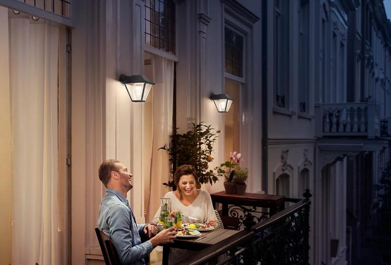 Philips Aussen Wandlaterne Alpenglow Traditionelle Lampe klar in Anthrazit aus Auluminium