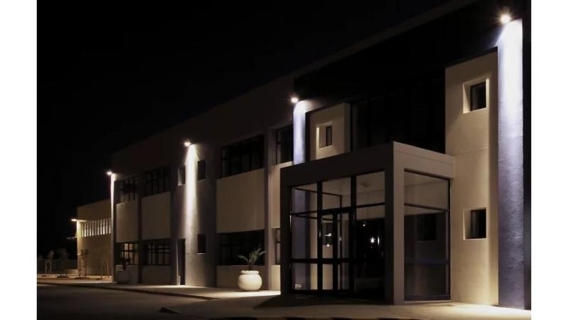 Philips LED-Scheinwerfer Projectline 150W 3000K warmweißes Licht IP65