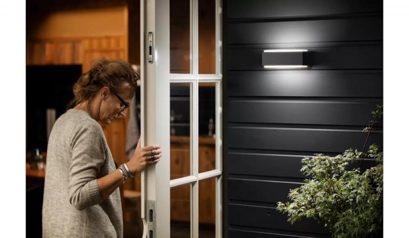 Philips Stratosphere Outdoor Wandleuchte Ultra-Efficient up/down anthrazit 3,8W, 2700K warmweißes Licht, IP44