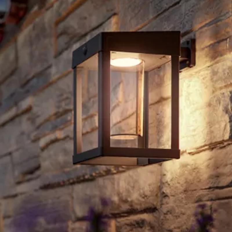 Philips Outdoor Ultra-Efficient Solar Wandleuchte Camill, Dual-Bright Sensor, klar, 3000 Kelvin, IP44 wetterfest, schwarz