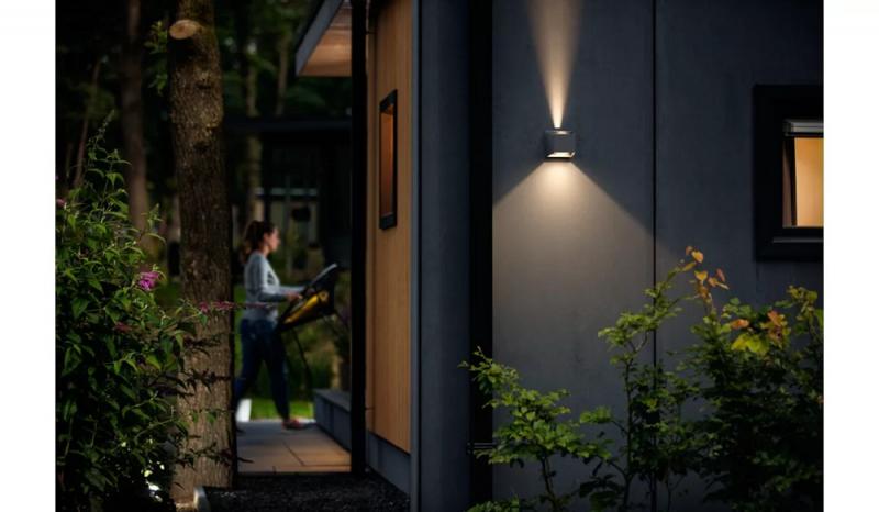 Philips ultraeffiziente Wandleuchte Alix  für den Außenbereich 2700K in Anthrazit