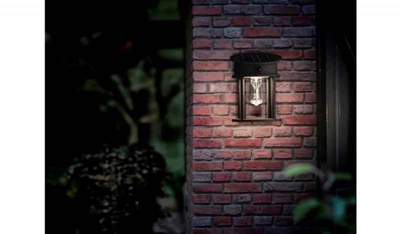 Philips Solar Außenwandleuchte Geri mit Bewegungsmelder Ultra Efficient Schwarz neutralweißes Licht IP44 - austauschbare Solarlampe