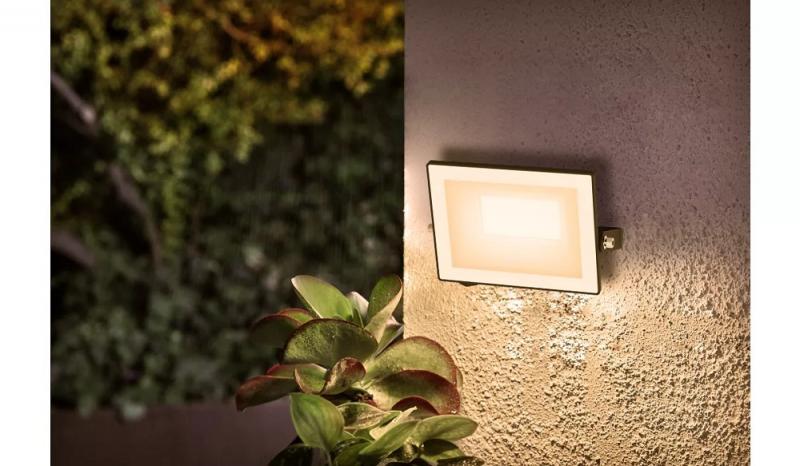 Philips Lois Flutlichtstrahler für den Außenbereich - 20 Watt, 3000K weißes Licht, Schwarz