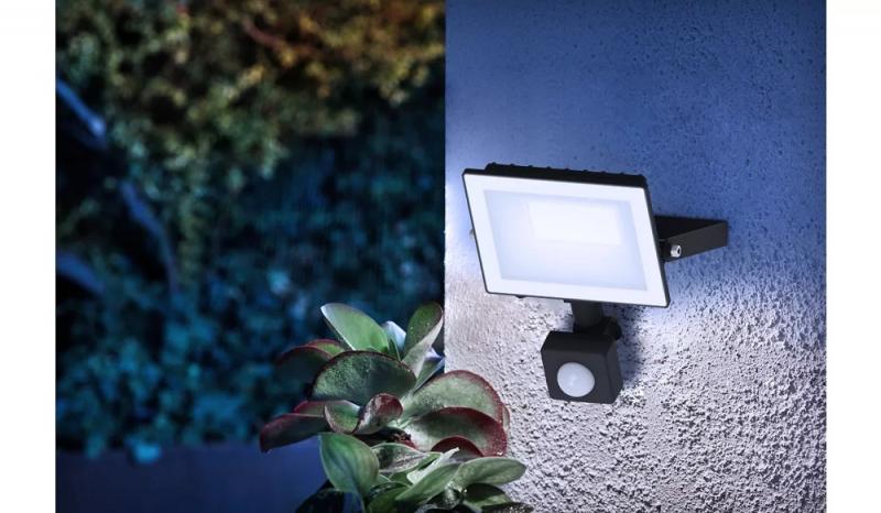Philips Lois Flutlichtstrahler mit Sensor für den Außenbereich - 20 Watt, 5000K Tageslicht, Schwarz