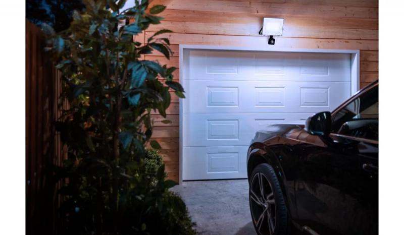 Philips Lois ultraeffizienter Flutlichtstrahler mit Dämmerungssensor für den Außenbereich - 14 Watt, 5000K Tageslichtweiß, Anthrazit