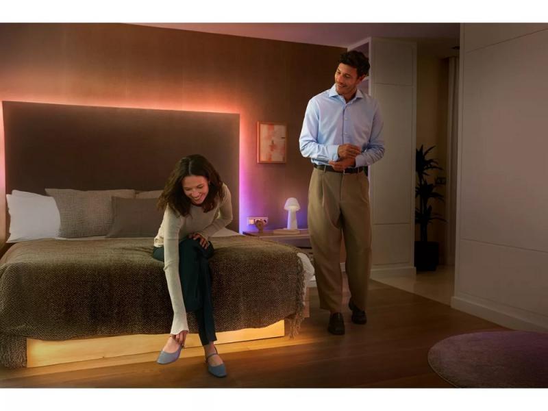 Philips  Hue  Flux Lightstrip 3 m, flexible Innenbeleuchtung, Chromasync-Farbmischung, RGBW, Streifen zuschneidbar, App- und Sprachsteuerung