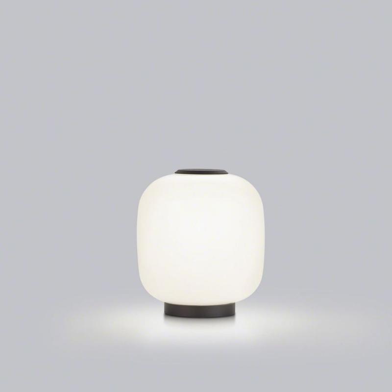 Helestra MILO Tischleuchte  mattschwarz mit Opalglas
