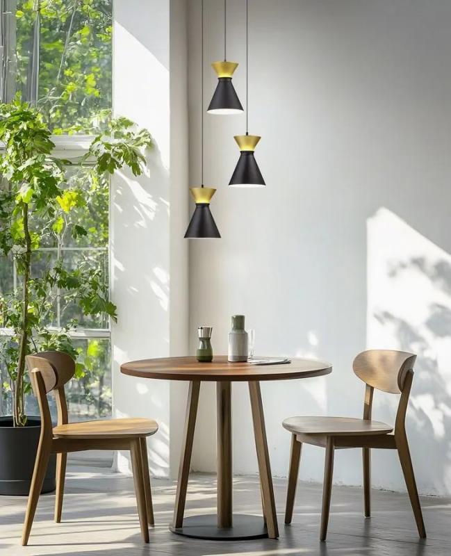 3-flammige Helestra LUK LED Pendelleuchte in schwarz-gold dimmbar