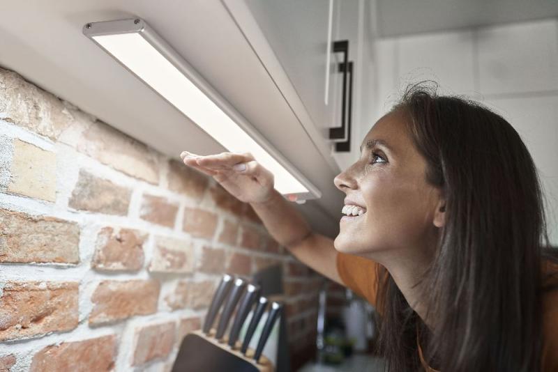 60cm OSRAM LED Lichtleiste Linear LED Flat Sensor + USB 600mm CCT - mit umschaltbarer Farbtemperatur