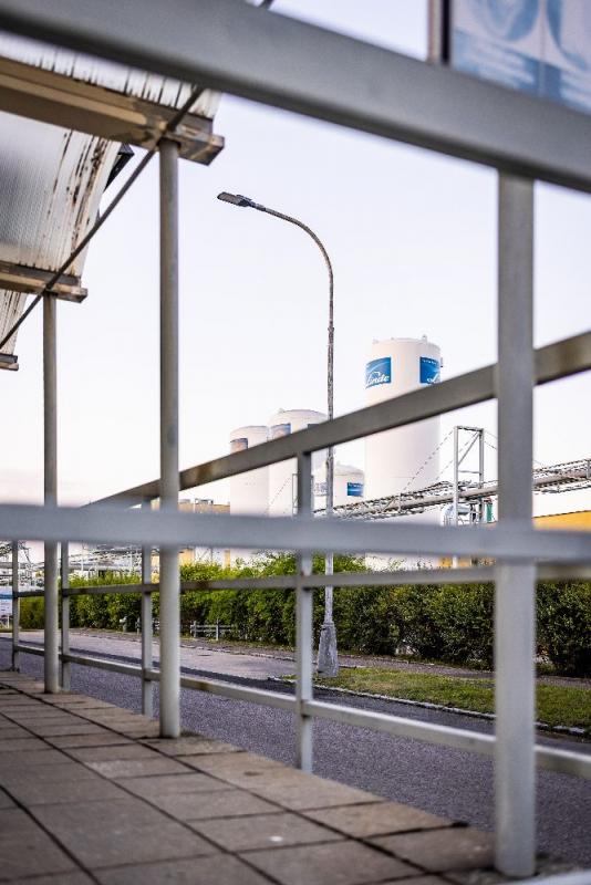 Ledvance LED Straßen- und Parkplatzbeleuchtung ECO AREA SPD 120W 840 15.600 LM - neutralweißes Licht