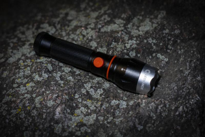 Ledvance LED Akku Taschenlampe FLASHLIGHT SPOTLIGHT TACTICAL
