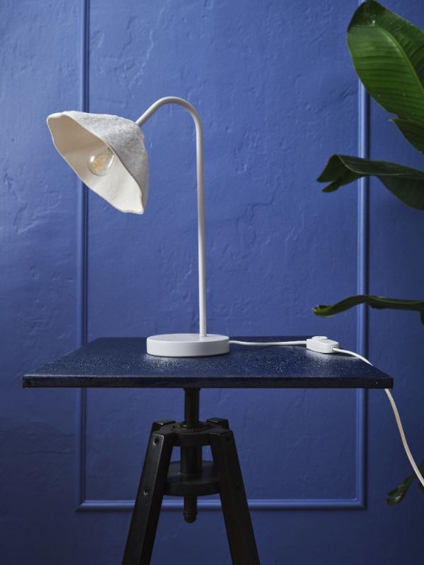 OSRAM Tischleuchte Decor Lotus Leaf weiß aus Metall und Pappmaschee dimmbar für E14