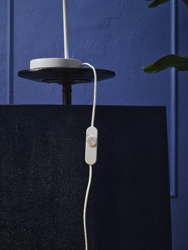 OSRAM Tischleuchte Decor Lotus Leaf weiß aus Metall und Pappmaschee dimmbar für E14